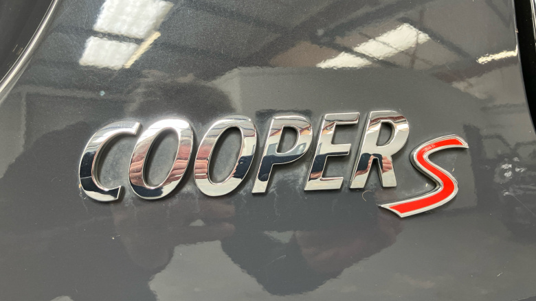 MINI Hatchback 2.0 Cooper S Exclusive II 5dr Auto [Comfort/Nav] Petrol Hatchback